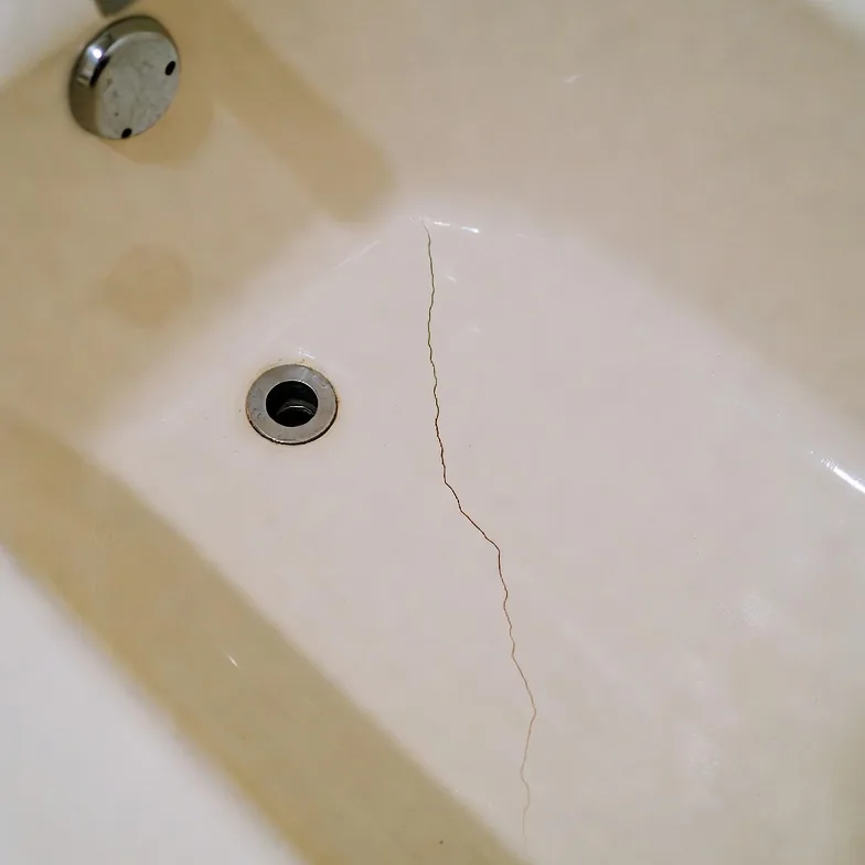 Bathtub crack damage